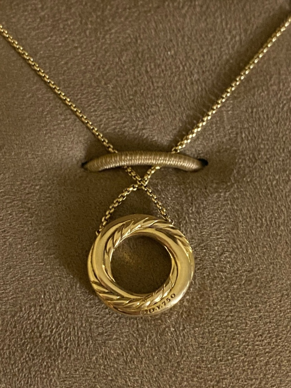 DAVID YURMAN PETITE PAVÉ CROSSOVER PENDANT NECKLACE
18K Yellow Gold & Diamonds - Picture 4 of 16